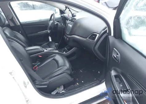 2016 Dodge Journey Crossroad Plus z USA, uszkodzony, nr VIN 3C4PDCGB7GT139034